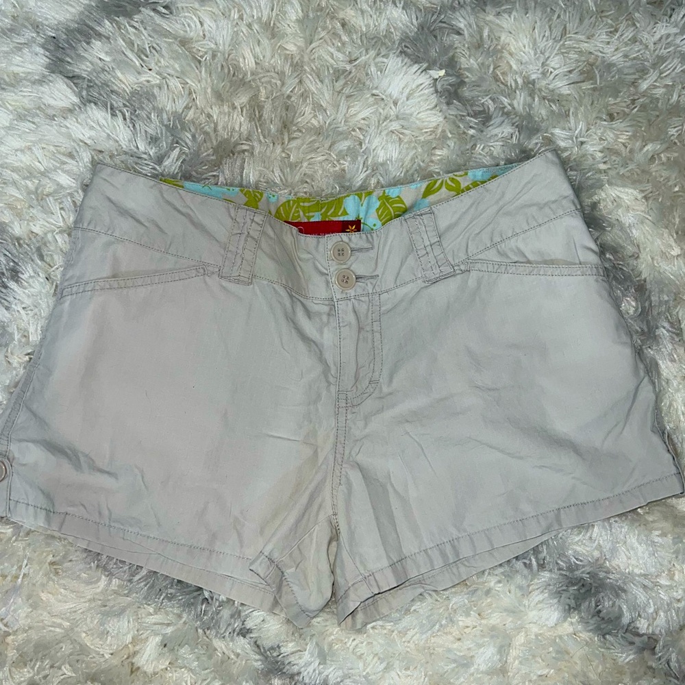 Women’s Khaki/Cargo Shorts